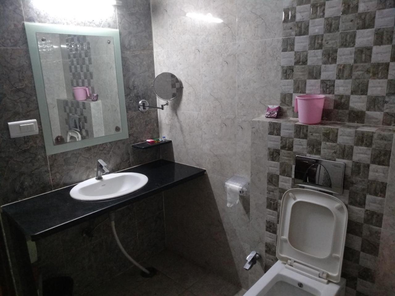 Hotel Rb Palace Dhaulpur Exterior foto