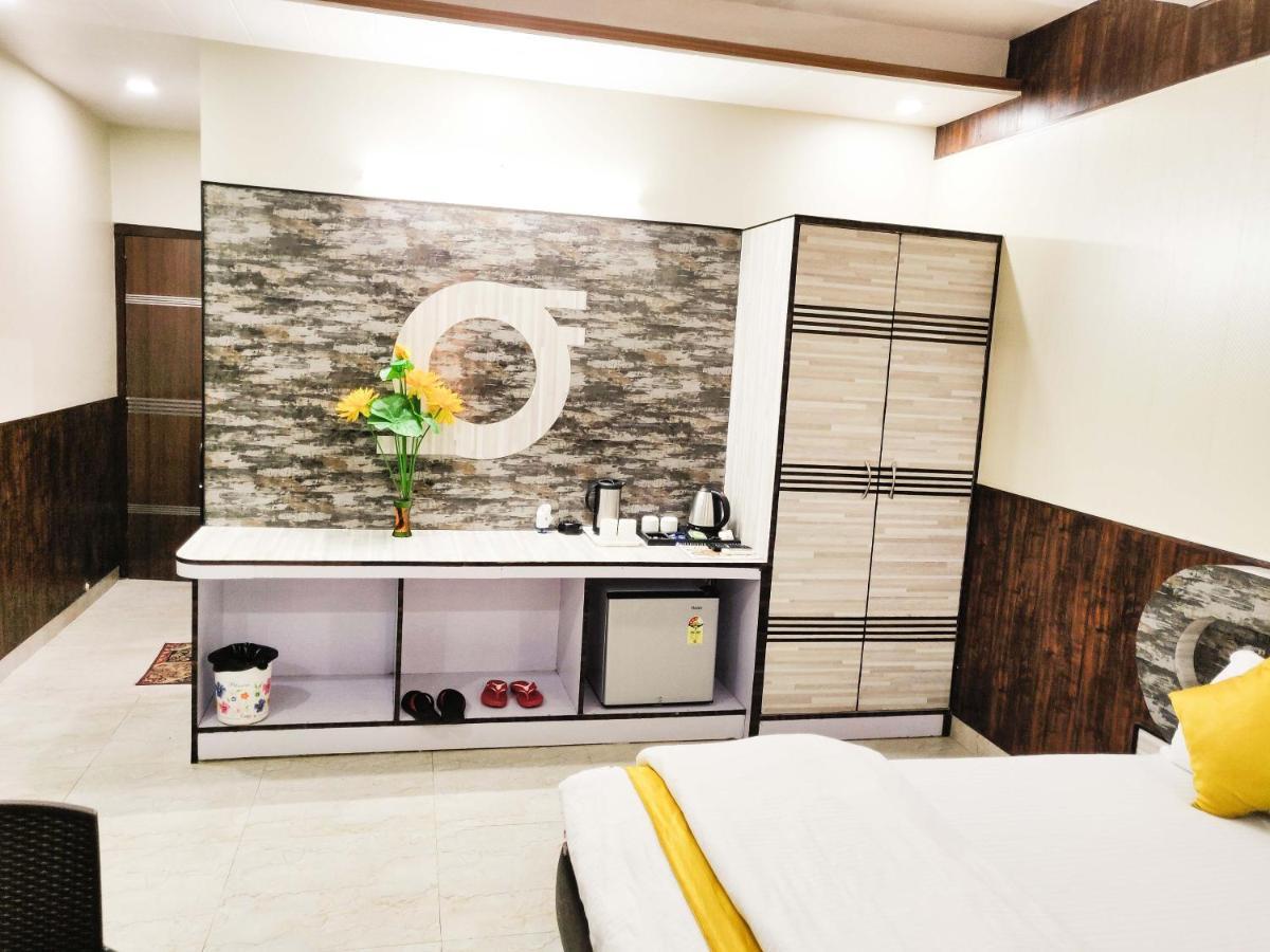 Hotel Rb Palace Dhaulpur Exterior foto